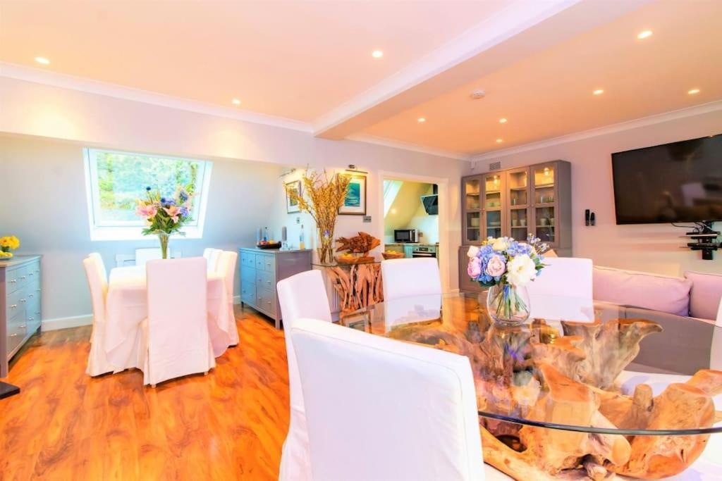 The Luxury Beach Property - Oceanbreeze Sandgate Exterior photo